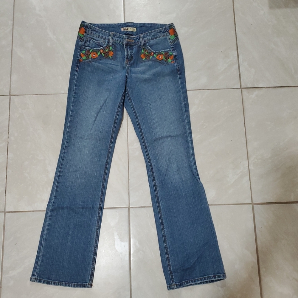 Y2K LEI Ashley Ultra Low Rise Jeans Womens Size 9 Embroidered Flowers Flare
